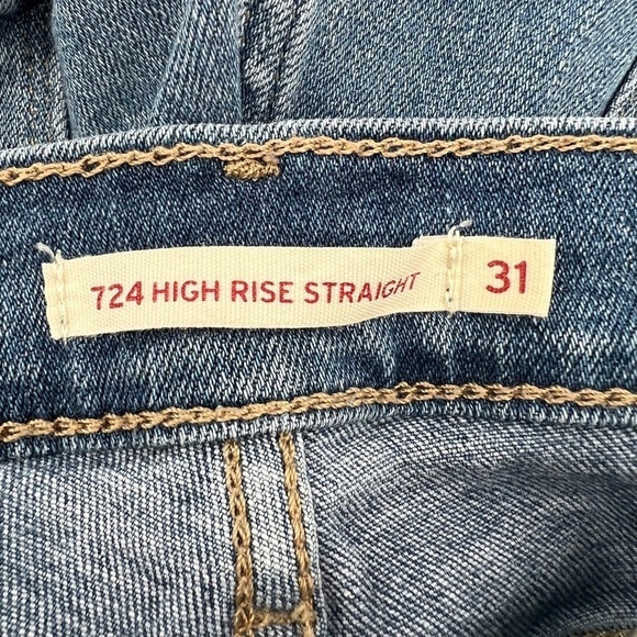 Levi's 724 High Rise Straight Distressed Frayed Hem Jeans Size 31 Women's - Picture 2 of 8
